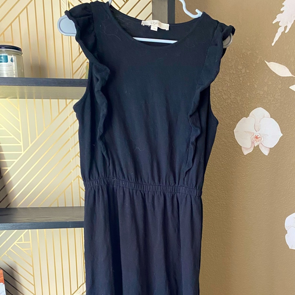 Never worn, ruffle tiered midi dress!